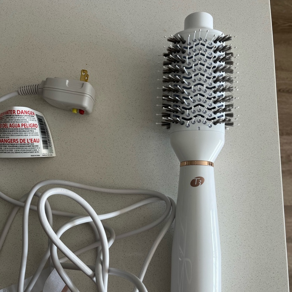 T3 Hair Dryer Brush